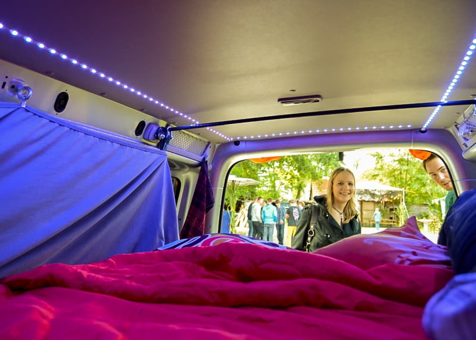 Autohimmelbett im Citroën Berlingo